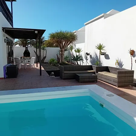 Reina Villa *