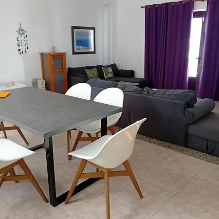 Reina Villa Costa Teguise