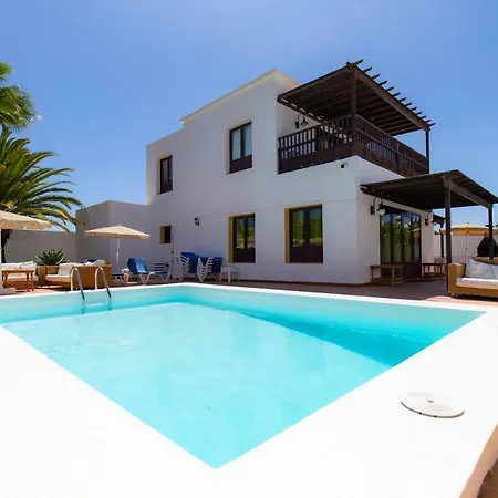 Reina Villa